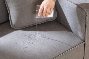 Lees meer over het artikel Hoe maak je je bank schoon?
