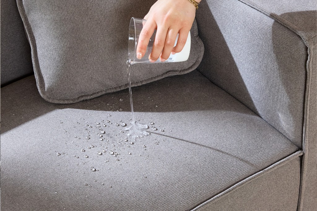 Lees meer over het artikel Hoe maak je je bank schoon?
