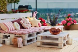 Lees meer over het artikel Hoe maak je een loungeset van pallets?