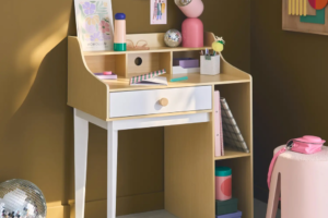 Lees meer over het artikel Welk bureau kies je voor een kinderkamer?